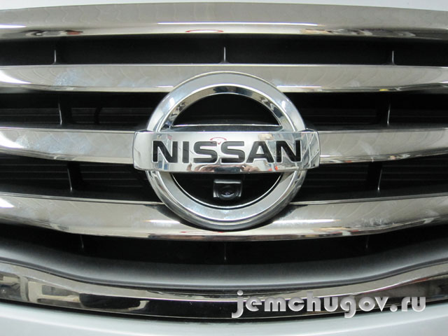 Установка камеры переднего вида в эмблему Nissan