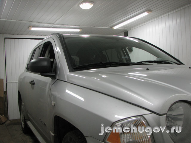 Установка камеры заднего вида на Jeep Compass 2008