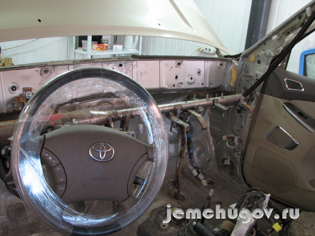 Снятая приборная панель Land Cruiser 120